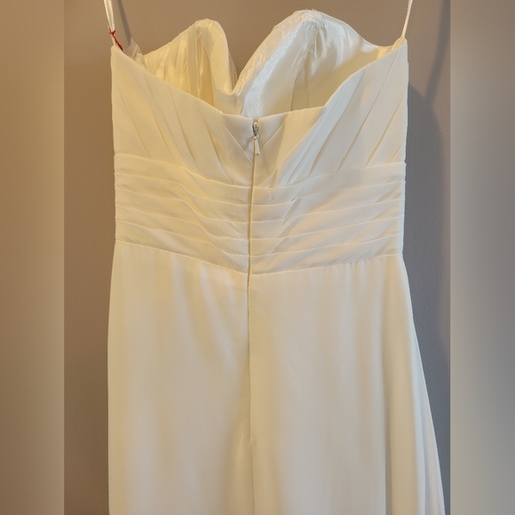 NWT Size 2 Wedding Gown. Can be worn strapless or with straps. Chiffon Shawl inc - Picture 5 of 12
